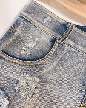 Damen-Jeansshorts mit sexy Raw Edge und hoher Taille