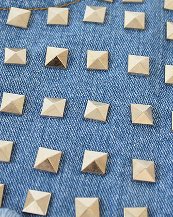 Shorts aus Denim mit hoher Taille und unregelmäßigen Whisker-Details