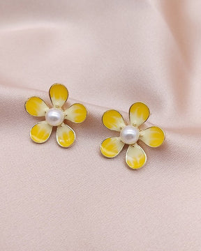 Pendientes vintage de perlas con diseño floral 