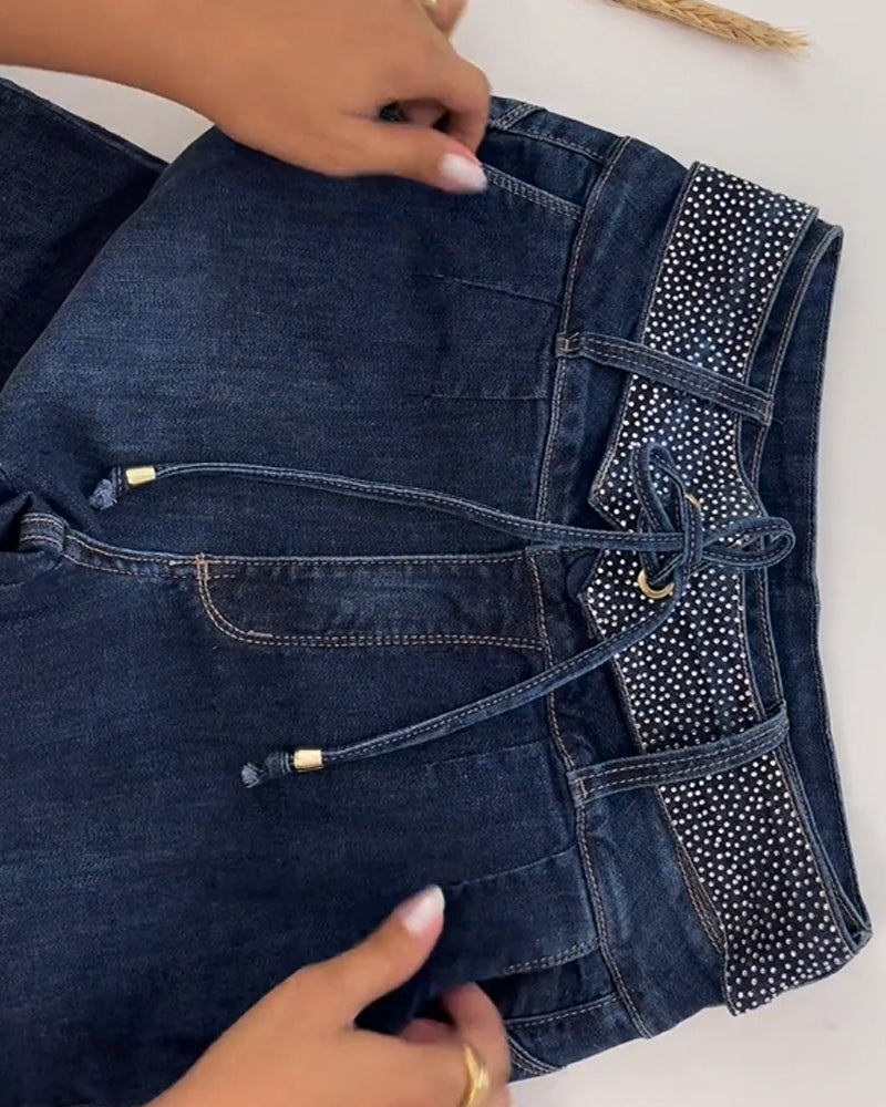 Jeans mit Strass-Gürtel