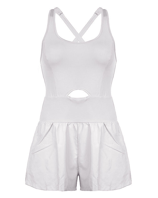 Neckholder-Jumpsuit mit Cut-Outs und Crossover-Weste, gewebten Shorts