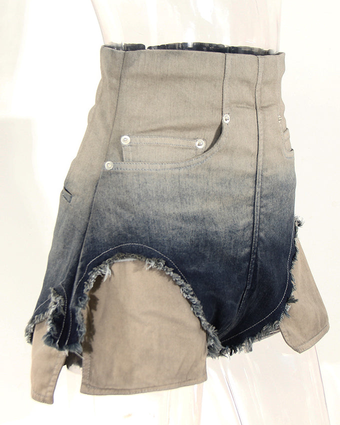 Jeansshorts mit Fischgrätenmuster, hoher Taille, Farbverlauf, unbearbeiteten Kanten und Taschen