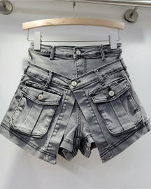 Schmale, hoch taillierte, gewaschene Fake-Jeansshorts mit weitem Bein und zweiteiliger Passform