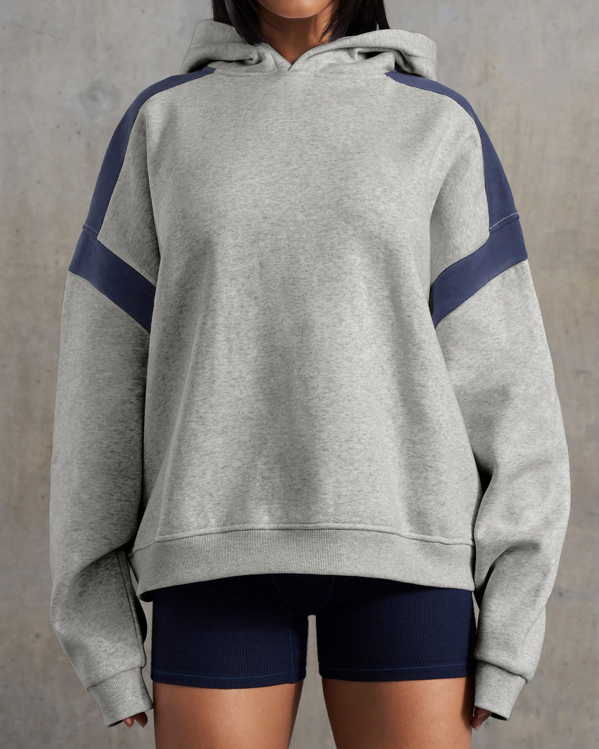 Sweatshirt mit Kapuze und Patchwork-Muster