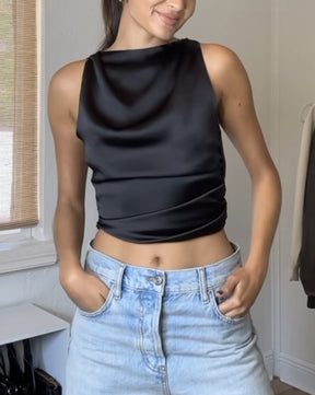 Gerüschtes Crop-Top mit offenem Rücken und Wasserfallausschnitt 