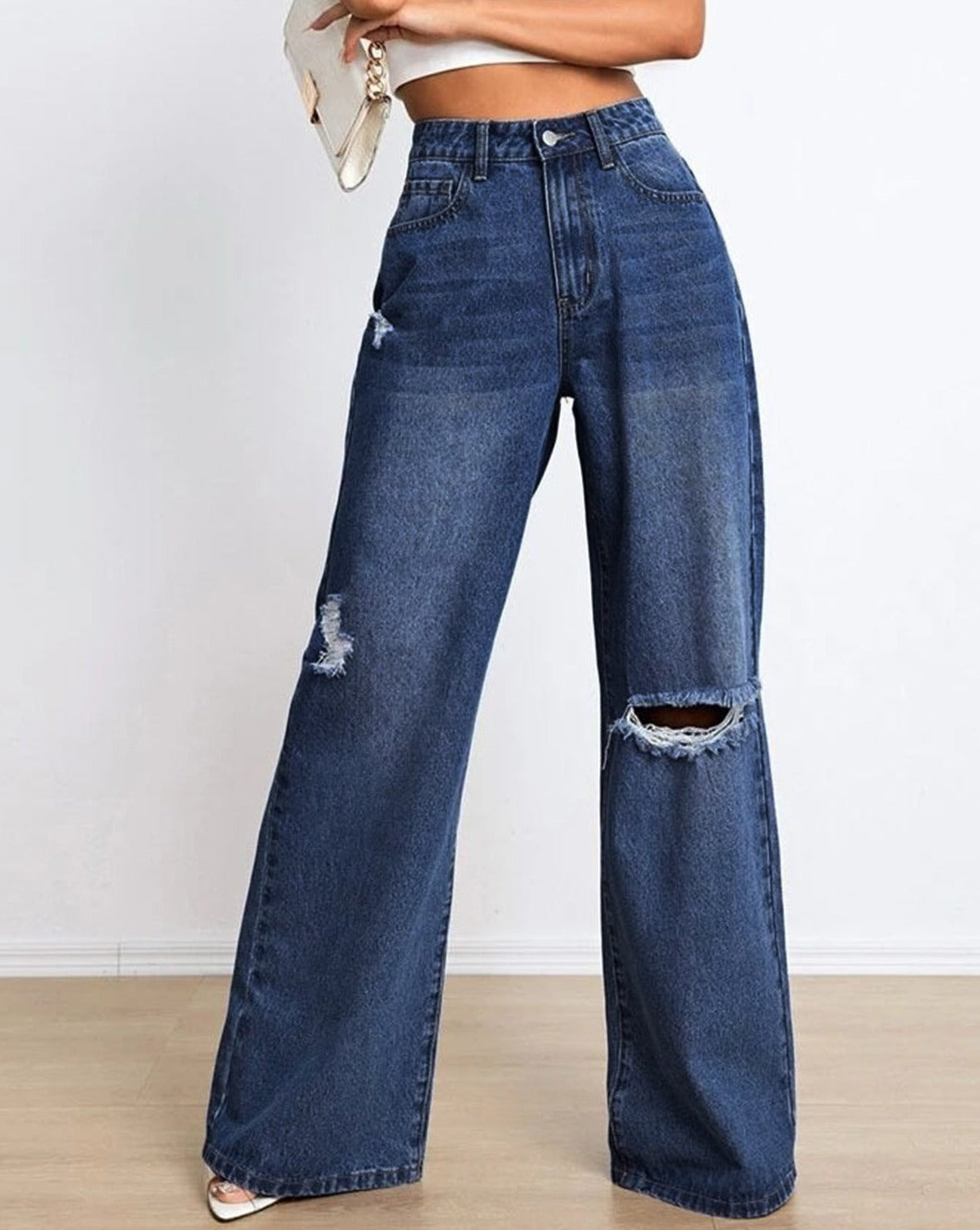 Boyfriend-Jeans aus Denim mit Distressed-Details