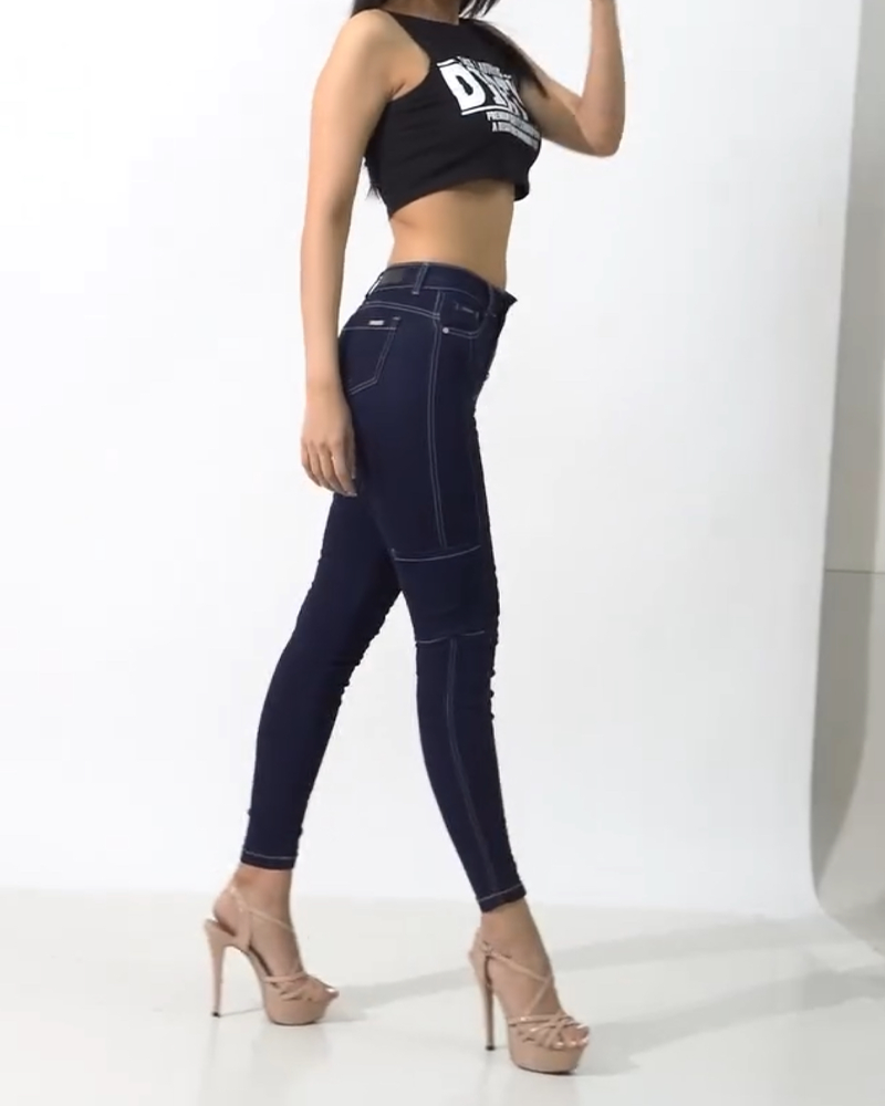 High-Waisted Button Elastic Hip-Lifting Jeans  (Pre-Sale)