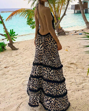 Vestido de cuello halter con tirantes, espalda descubierta, encaje y estampado de leopardo