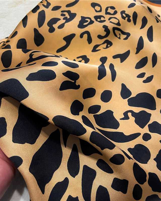 Nuevo Bufanda cuadrada de mujer con estampado de leopardo