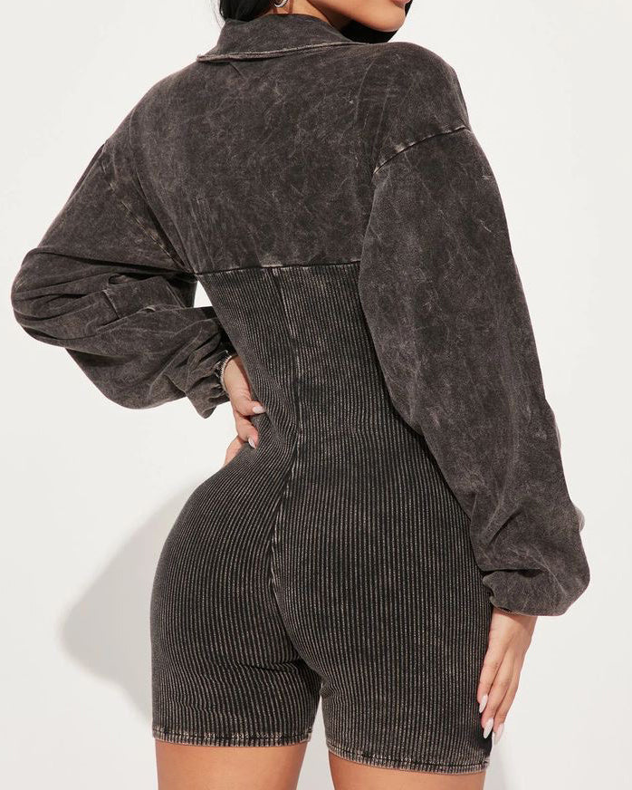 Langärmliger Jumpsuit mit tiefer V-Taille