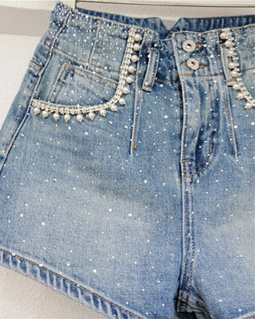 Jeansshorts mit hoher Taille und Rautenperlenbesatz