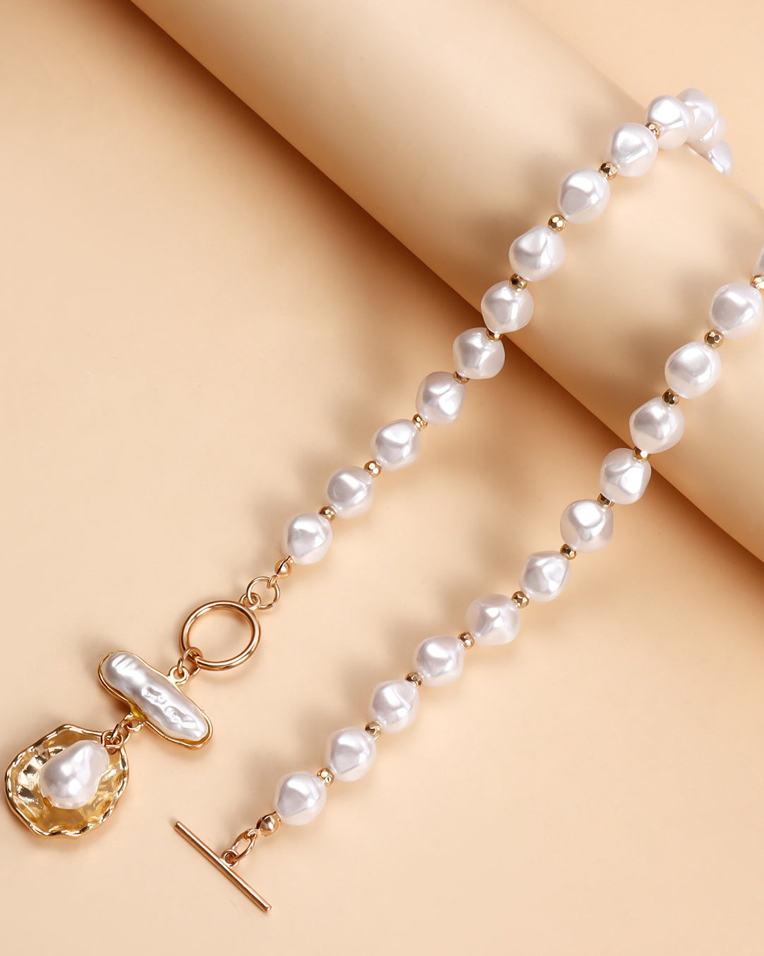 Imitation Pearl Beaded Necklace