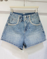 Jeansshorts mit hoher Taille und Rautenperlenbesatz