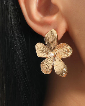 Pendientes vintage de perlas con diseño floral 