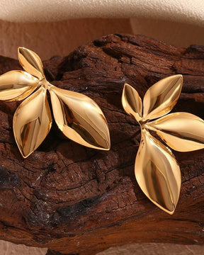 Pendientes de hojas y flores brillantes 