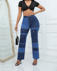 Jeans mit flachen Röhren und hoher Taille