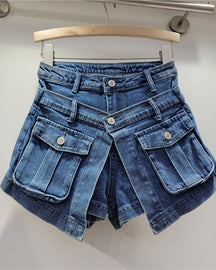 Schmale, hoch taillierte, gewaschene Fake-Jeansshorts mit weitem Bein und zweiteiliger Passform