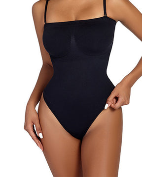 Top tipo tanga envolvente con tirantes desmontables