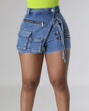 Shorts vaqueros con múltiples bolsillos y cremallera elástica