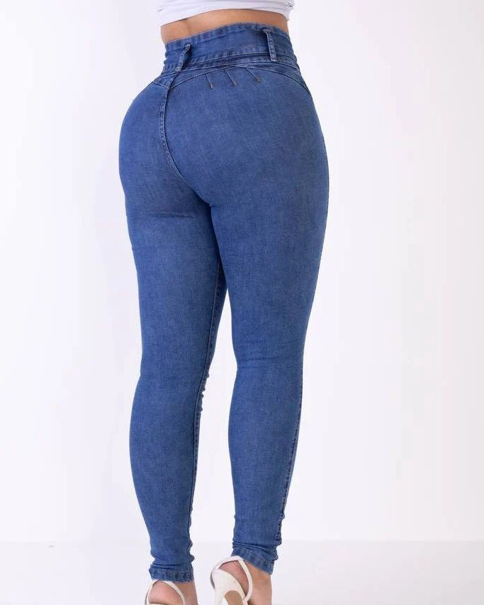 Röhrenjeans mit hohem Bund